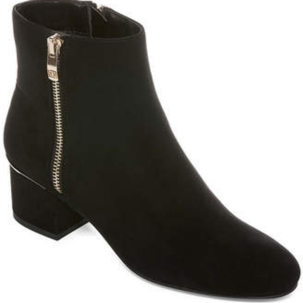Liz Claiborne Goldie Womens Bootie

- Wide Width